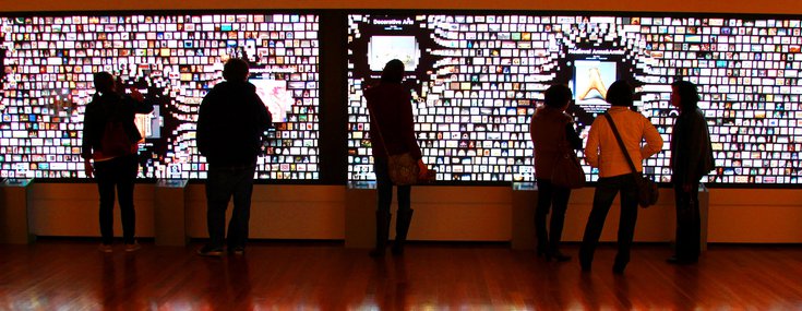 (c)ThomSheridan_ClevelandMuseumofArt - Interaktive video wall at Gallery One, Cleveland Museum of Art